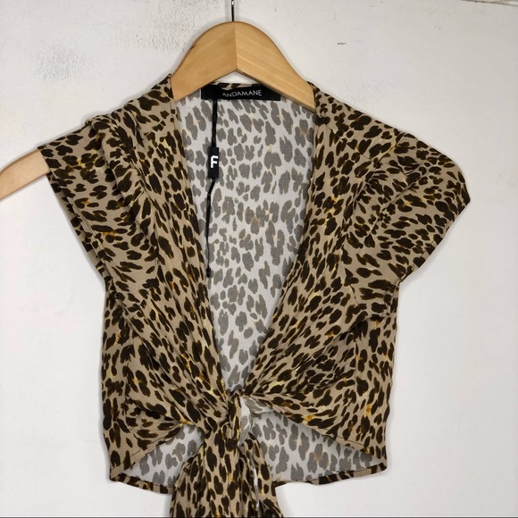 ANDAMANE • ANIMAL PRINTED WRAP TOP New - Picture 2 of 6